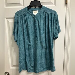 ,
Mave Anthropologie Teal Printed Feminine Top Sz L